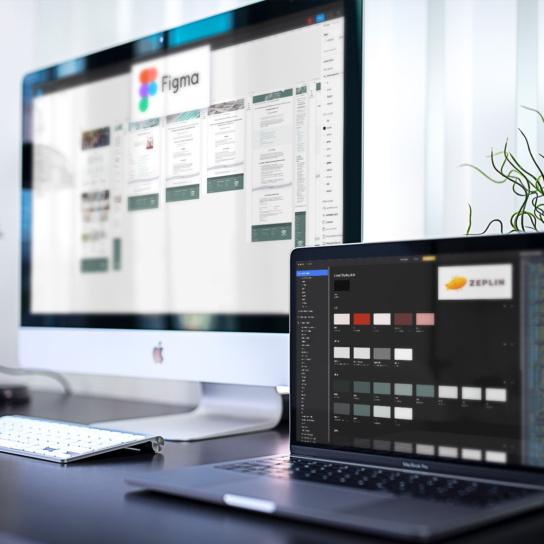 Foto: zwei Monitore mit der Software figma und zeplin