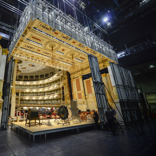 Foto: Bühne der Semperoper Dresden