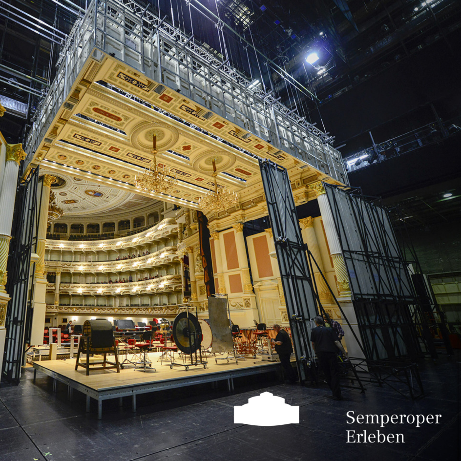 Foto: Bühne der Semperoper Dresden