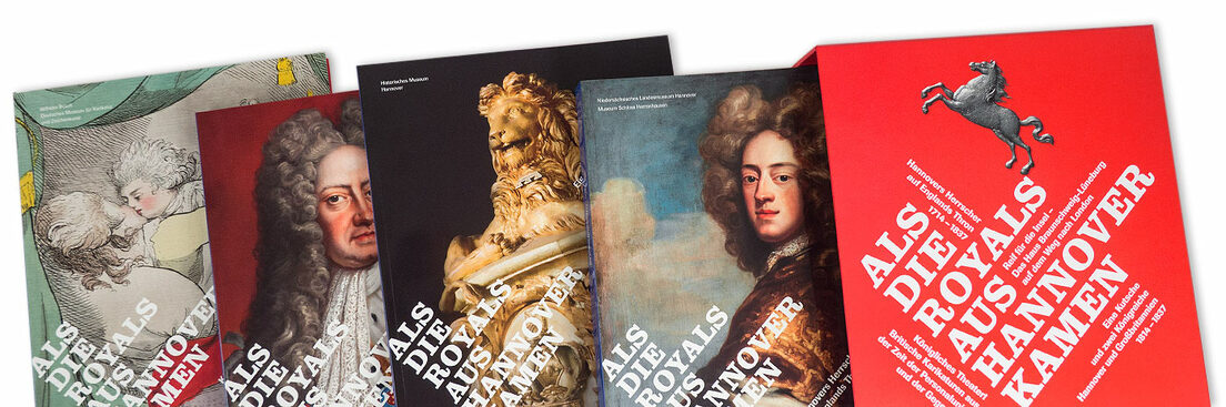 vier Ausstellungskataloge im Schuber erhältlich