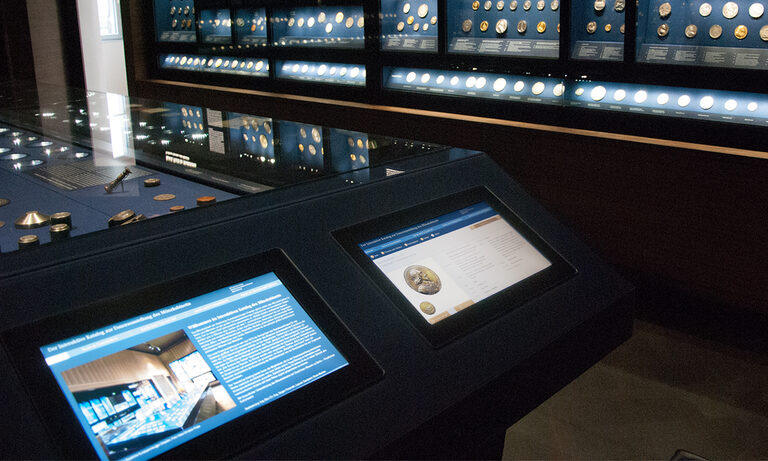 digitaler Münzkatalog in der Ausstellung