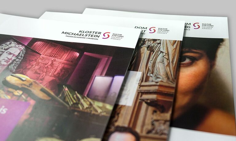 Das Projekt entstand in Zusammenarbeit mit Sandstein Kommunikation Foto: Verschiedene Broschüren der Kulturstiftung Sachsen-Anhalt.